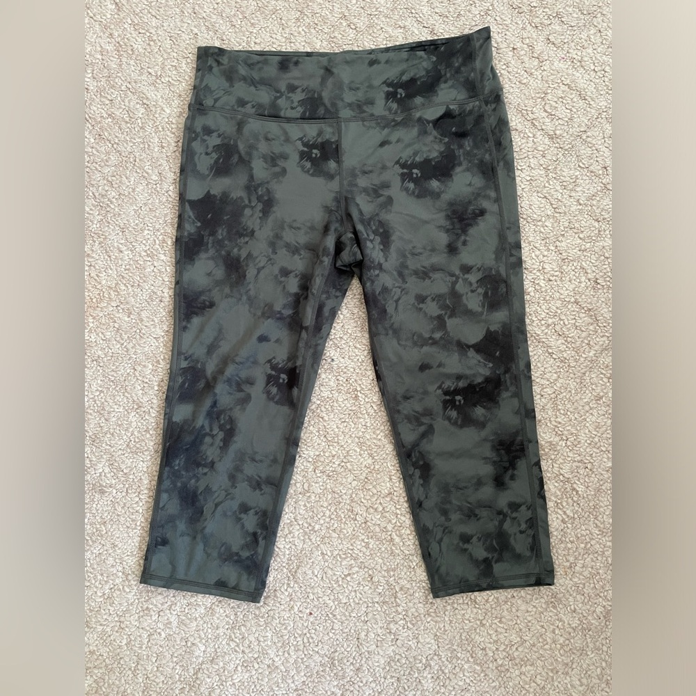 2/$30 SALE Athleta Tie Dye High Rise Cloud Chaturanga Capri XL